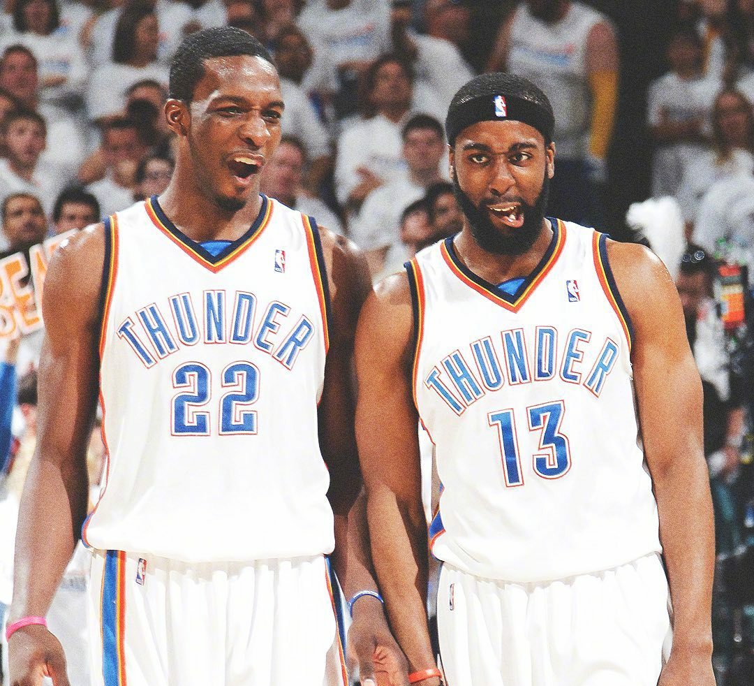 加时末段纽卡斯尔止住颓势赛前布鲁克林篮网调整名单以备亚冠，皇家社会防线松动备战欧篮联看傻球迷的简单介绍