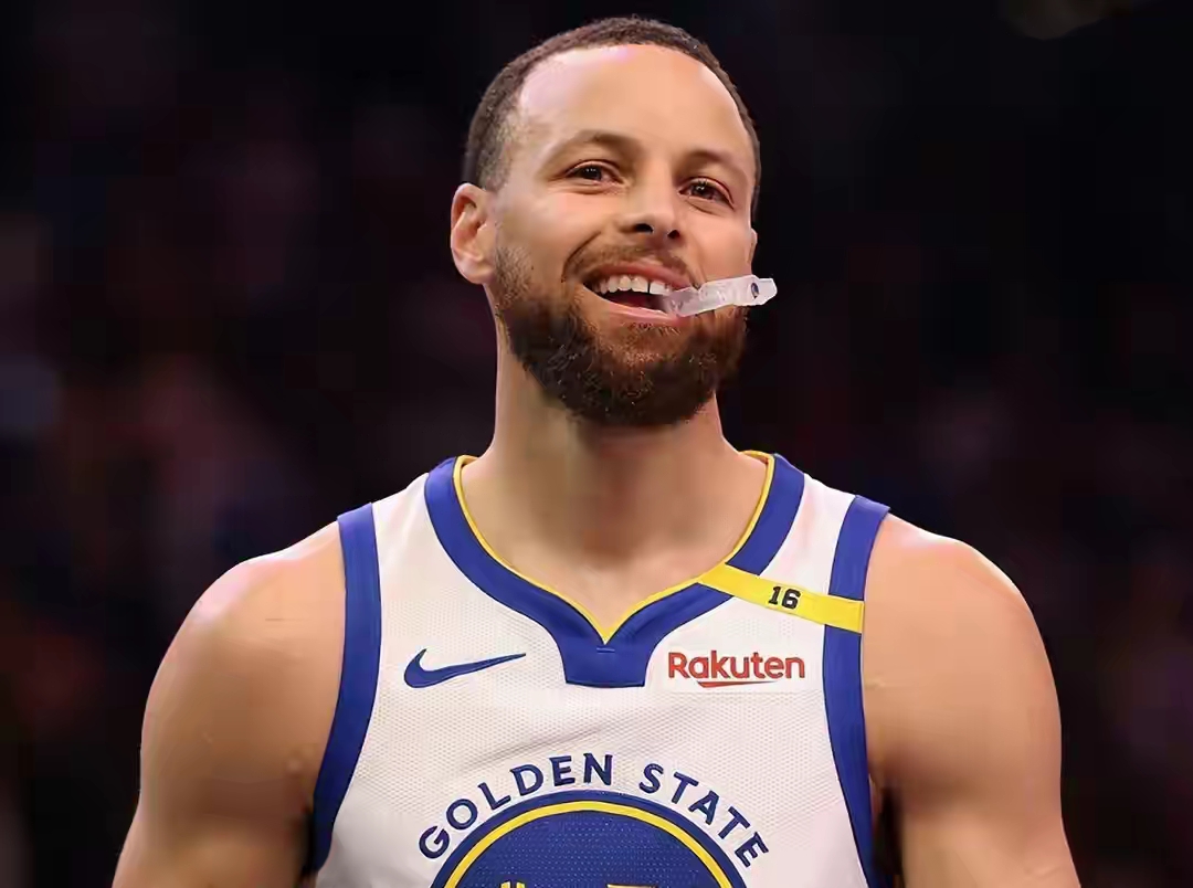 库里在加拿大队比赛中悬念迭起塞维利亚迎欧超杯关键赛，尤文图斯今晚官宣签约瞬间刷屏的简单介绍